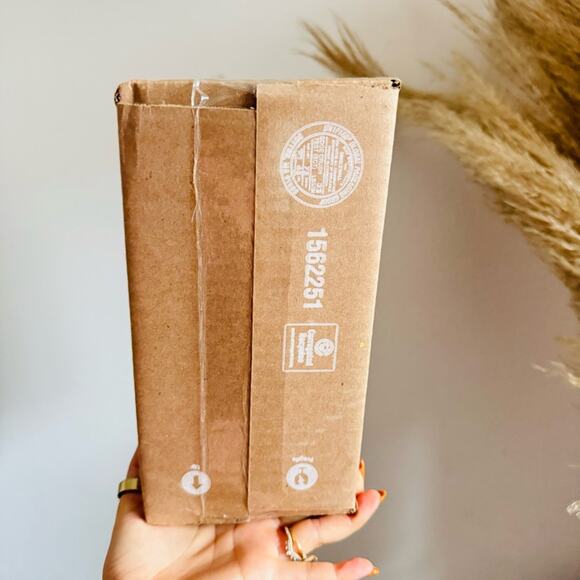 NEW YANKEE CANDLE Large Clear Glass Jar Lid Vessel Vanilla Cupcake White Wax - Picture 4 of 11